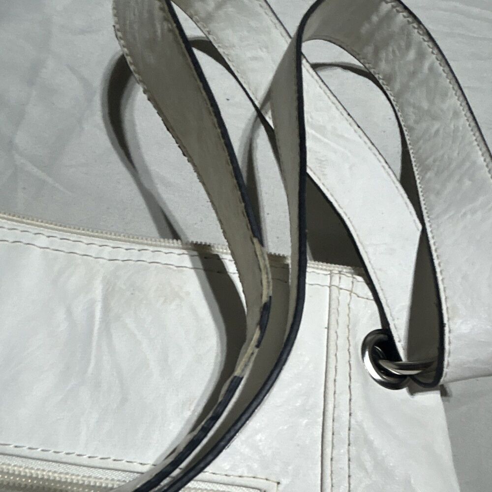 BUENO Off White Faux Leather Crossbody Shoulder Bag Purse Pocket Chain Accent - Picture 7 of 8